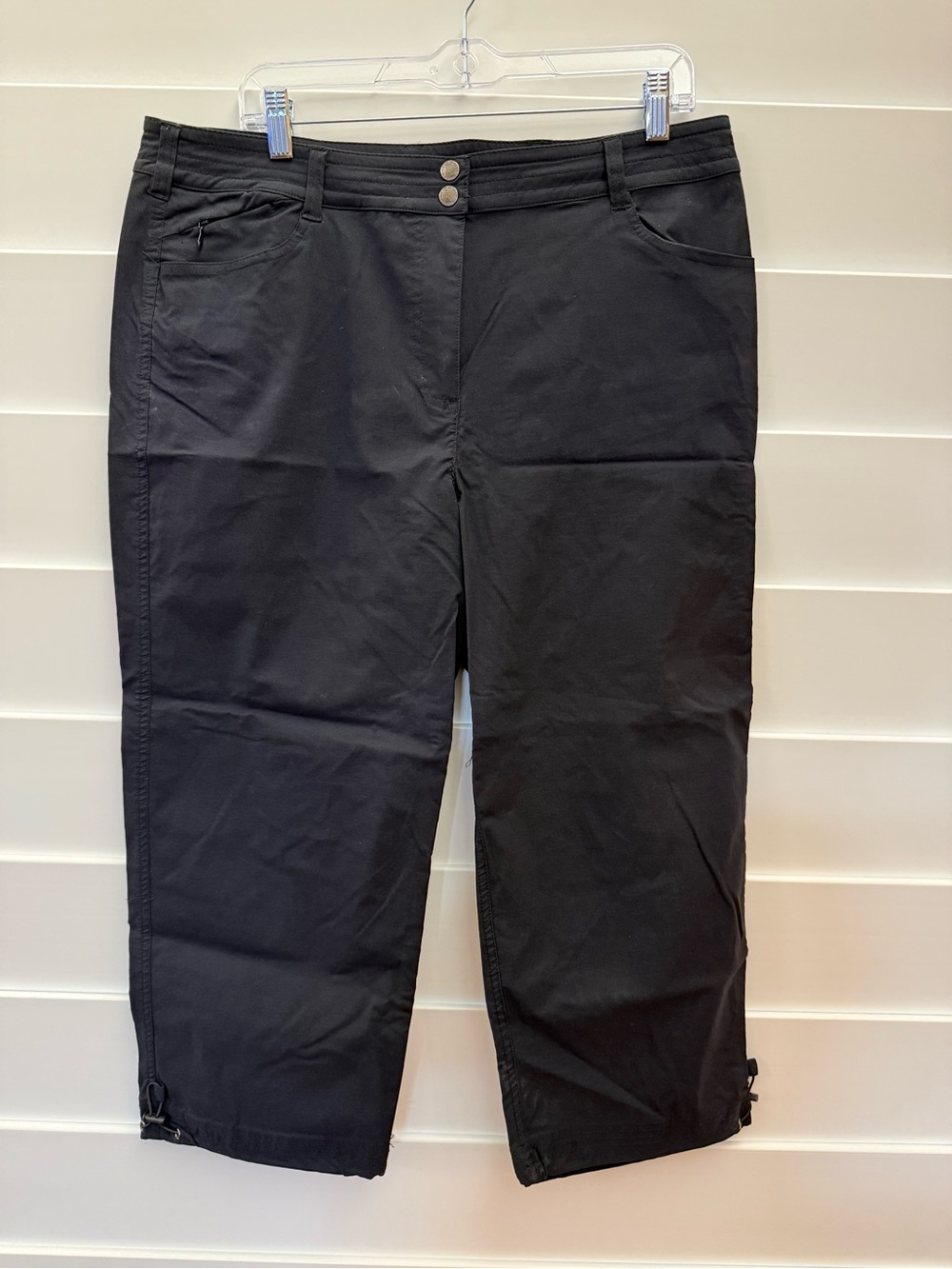 Orvis Women’s Black Capri Pants - Stretch Comfort
